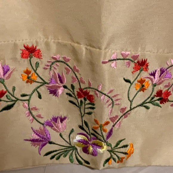 SOLD !! 
 Sz 6 embroidered noviello-bloom 100% silk skirts set - Picture 7 of 15